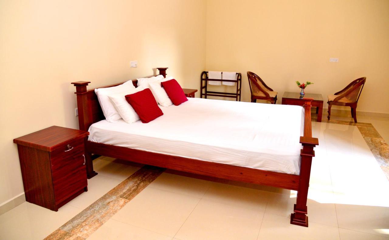 Little Villa Hotel Wadduwa Extérieur photo